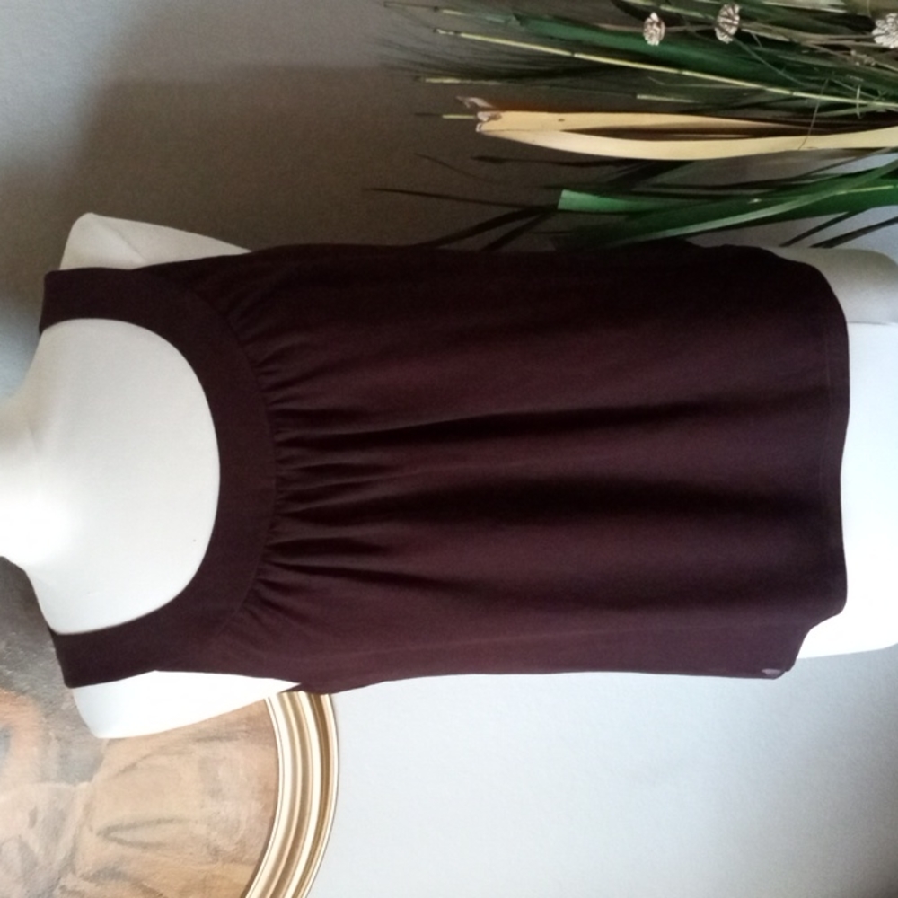 ST JOHN Brown Pleated 100% Silk Tank Top Blouse. Medium